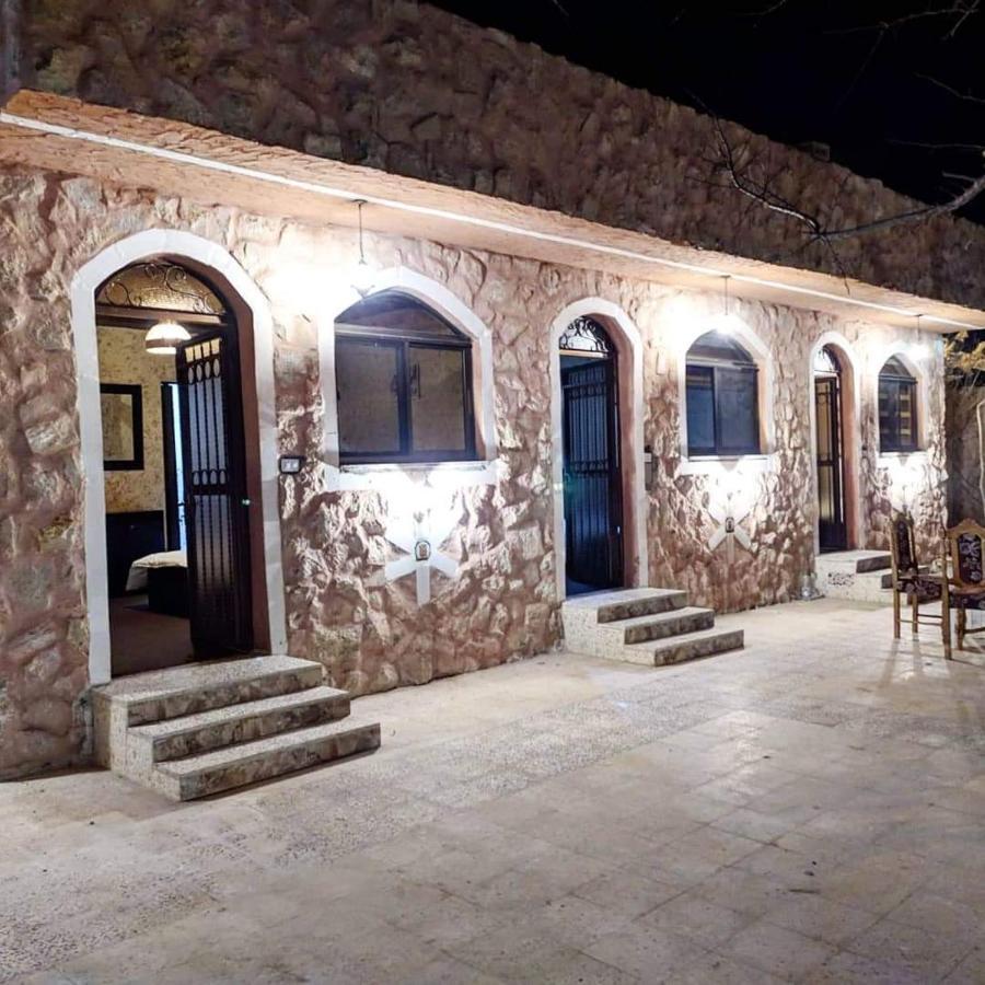 Guest House Attallah Вади Муса Экстерьер фото